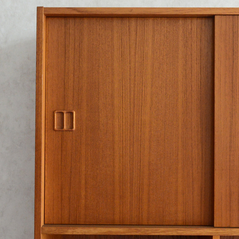 デンマークヴィンテージ　チーク3段 扉付ディスプレイシェルフ8-55