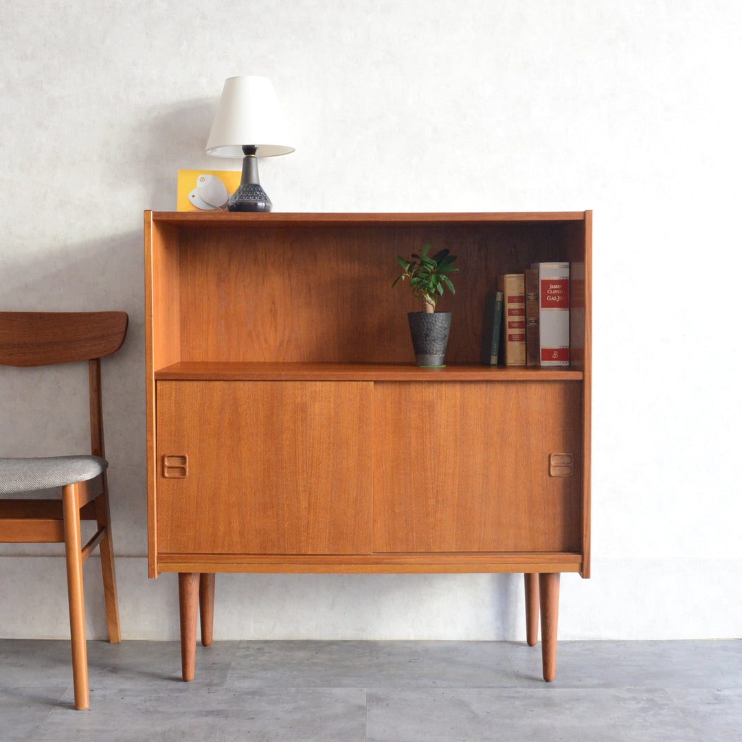 デンマーク ヴィンテージ チーク シェルフ (扉付）8-29