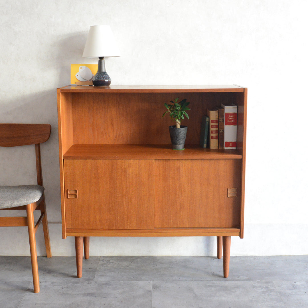 デンマーク ヴィンテージ チーク シェルフ (扉付）8-29