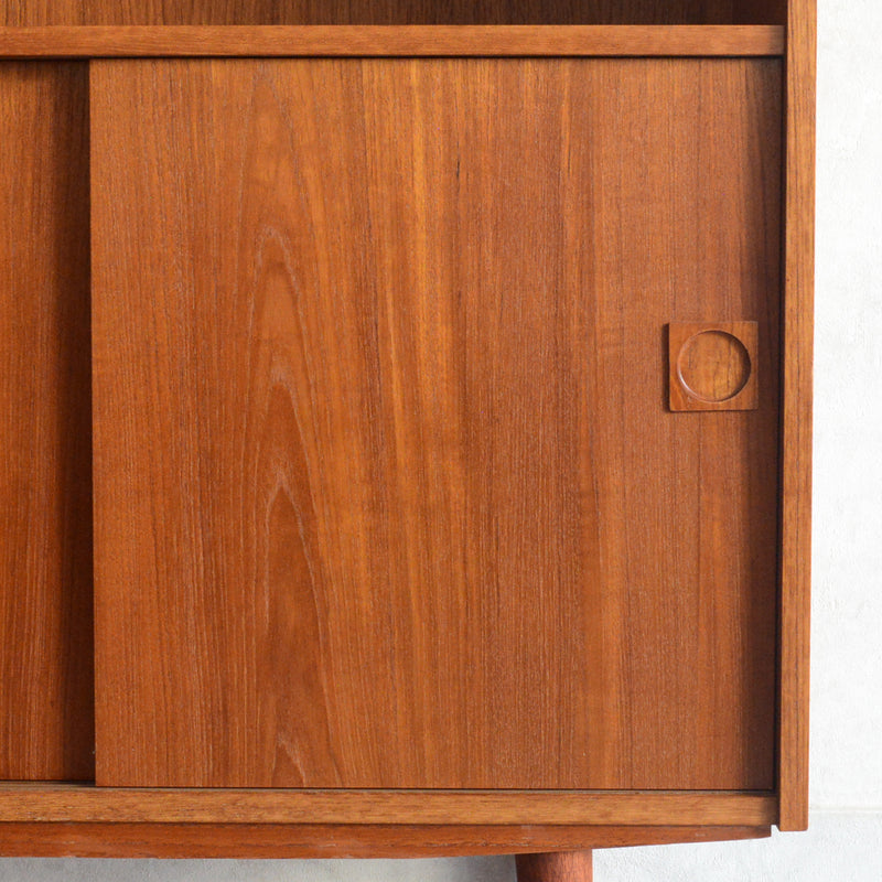 デンマーク ヴィンテージ Farso Mobelfabrik 木扉付シェルフ(3段）5-153