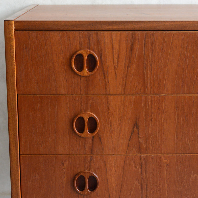 デンマーク ヴィンテージ  チーク 4段チェスト 5-64