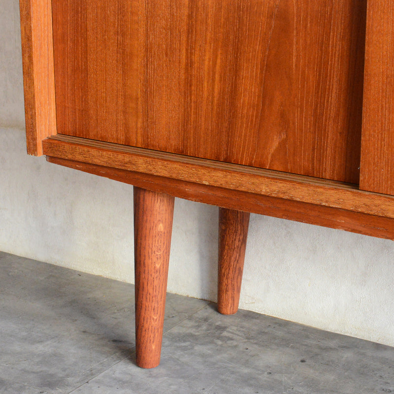 デンマーク ヴィンテージ Farso Mobelfabrik 木扉付シェルフ(3段）5-153