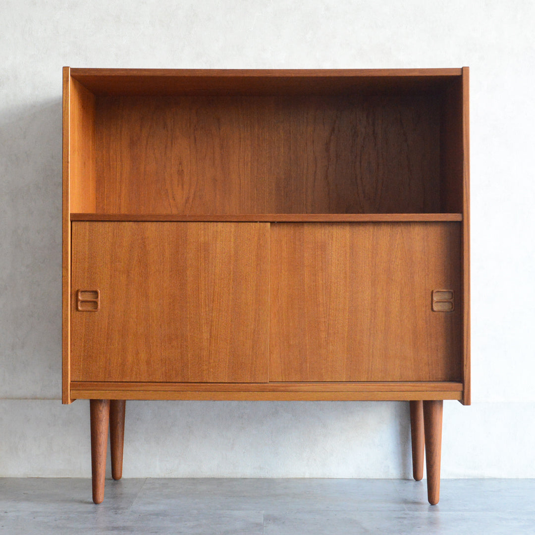 デンマーク ヴィンテージ チーク シェルフ (扉付）8-29