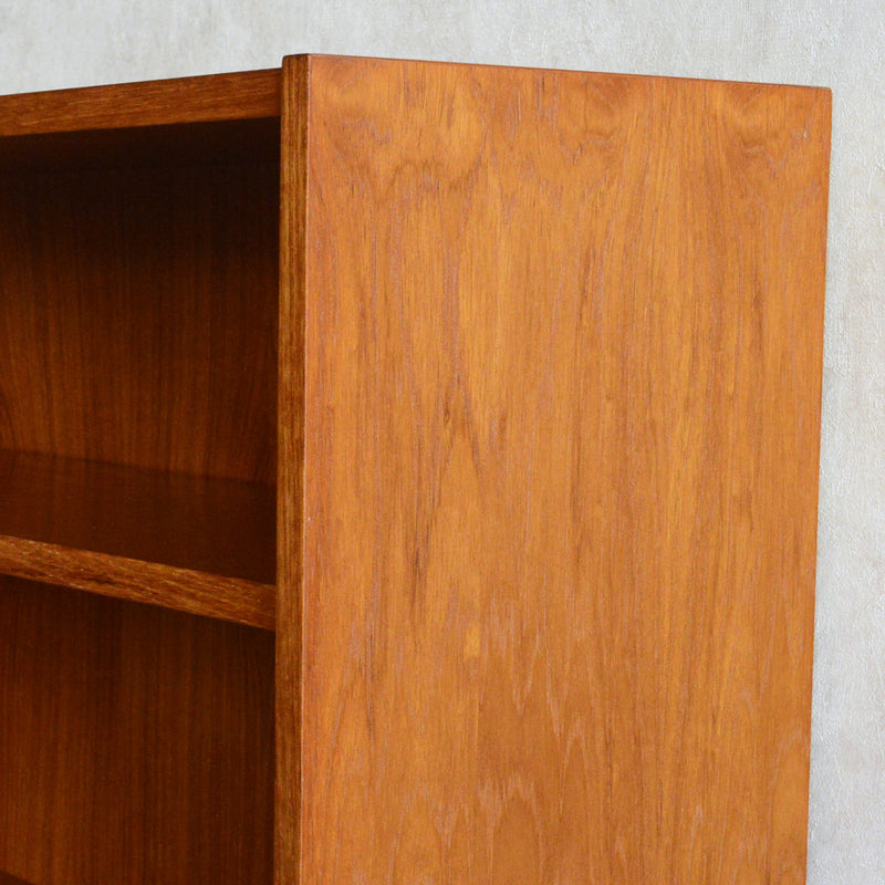 デンマーク ヴィンテージ Farso Mobelfabrik 木扉付シェルフ(3段）5-153