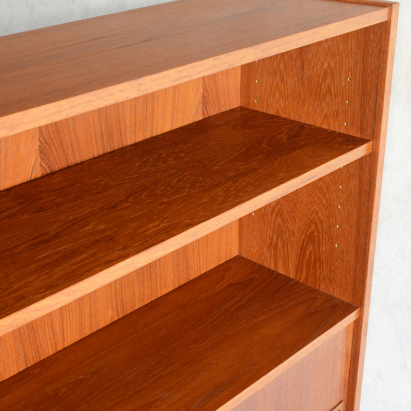 デンマーク ヴィンテージ Farso Mobelfabrik 木扉付シェルフ(3段）5-153
