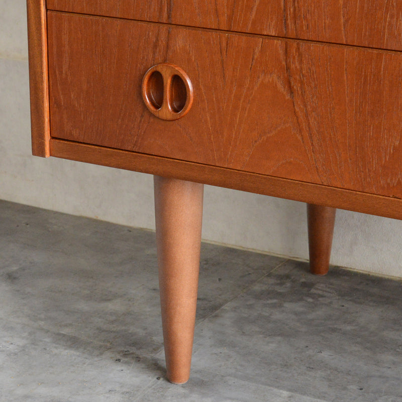 デンマーク ヴィンテージ  チーク 4段チェスト 5-64