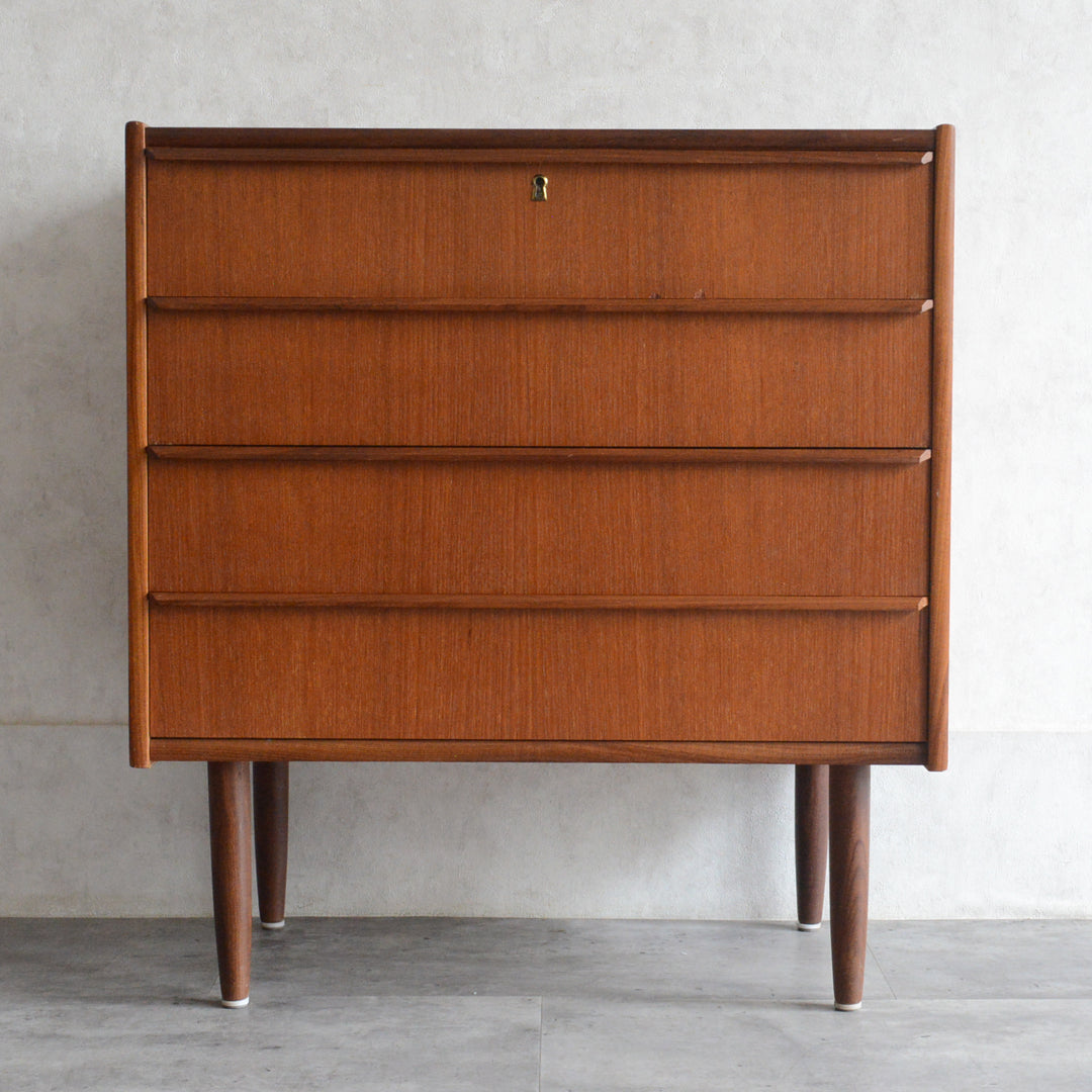 デンマーク ヴィンテージ  チーク４段チェスト 8-45