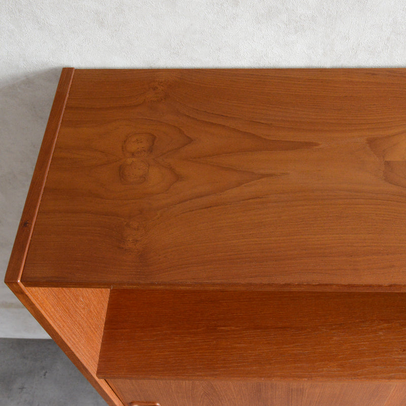 デンマーク ヴィンテージ チーク シェルフ (扉付）8-29