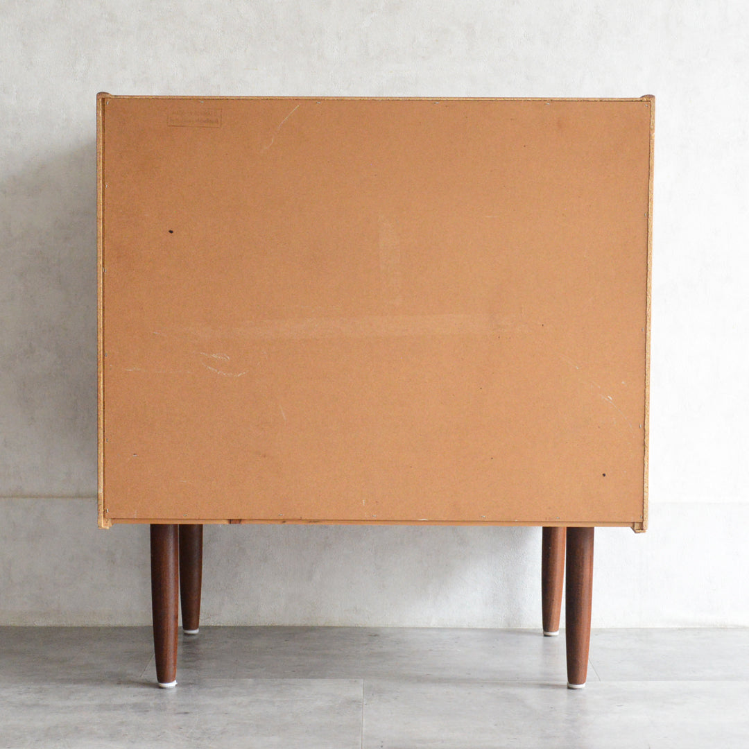 デンマーク ヴィンテージ  チーク４段チェスト 8-45