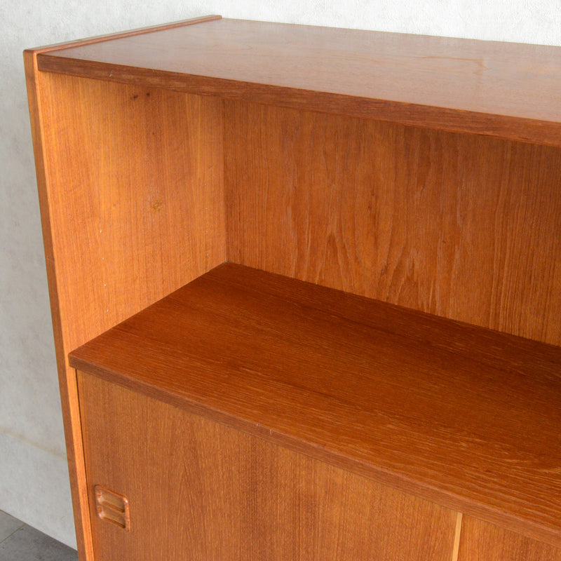 デンマーク ヴィンテージ チーク シェルフ (扉付）8-29