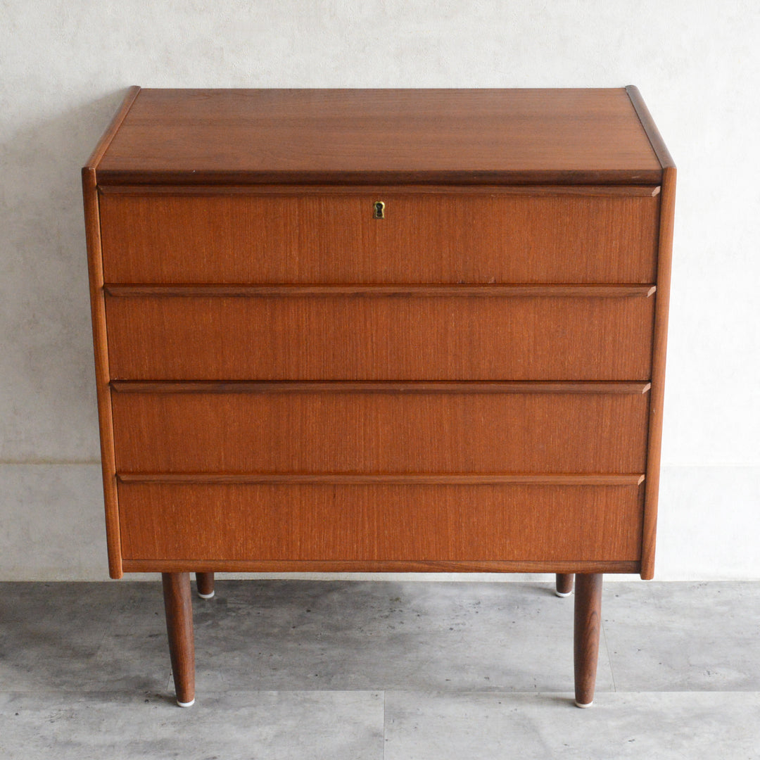 デンマーク ヴィンテージ  チーク４段チェスト 8-45