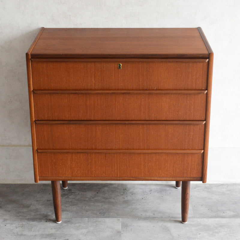 デンマーク ヴィンテージ  チーク４段チェスト 8-45