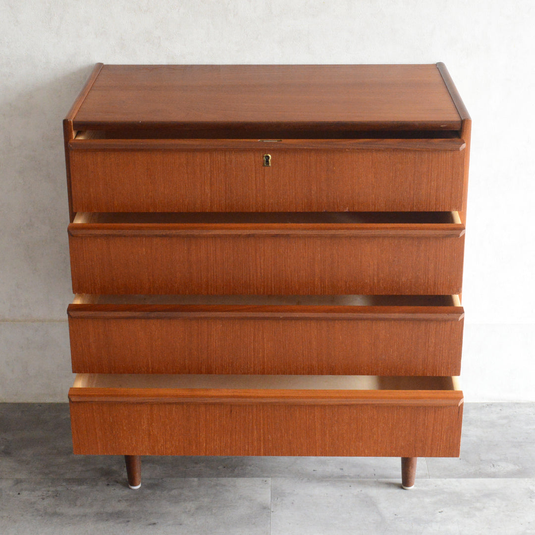 デンマーク ヴィンテージ  チーク４段チェスト 8-45