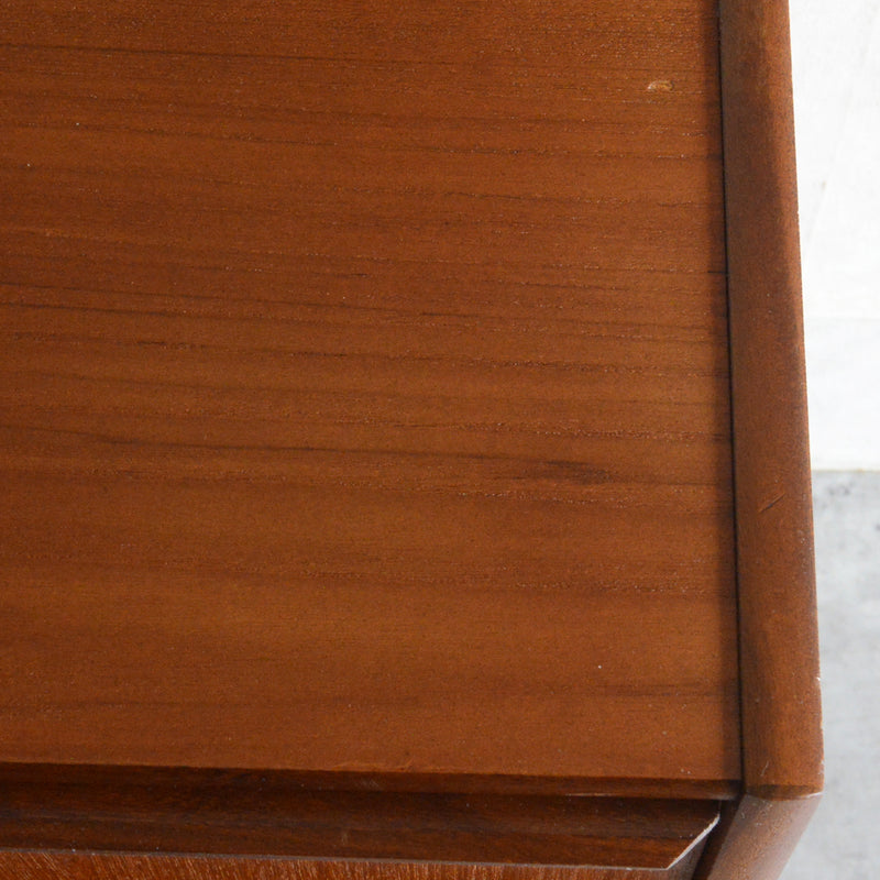 デンマーク ヴィンテージ  チーク４段チェスト 8-45