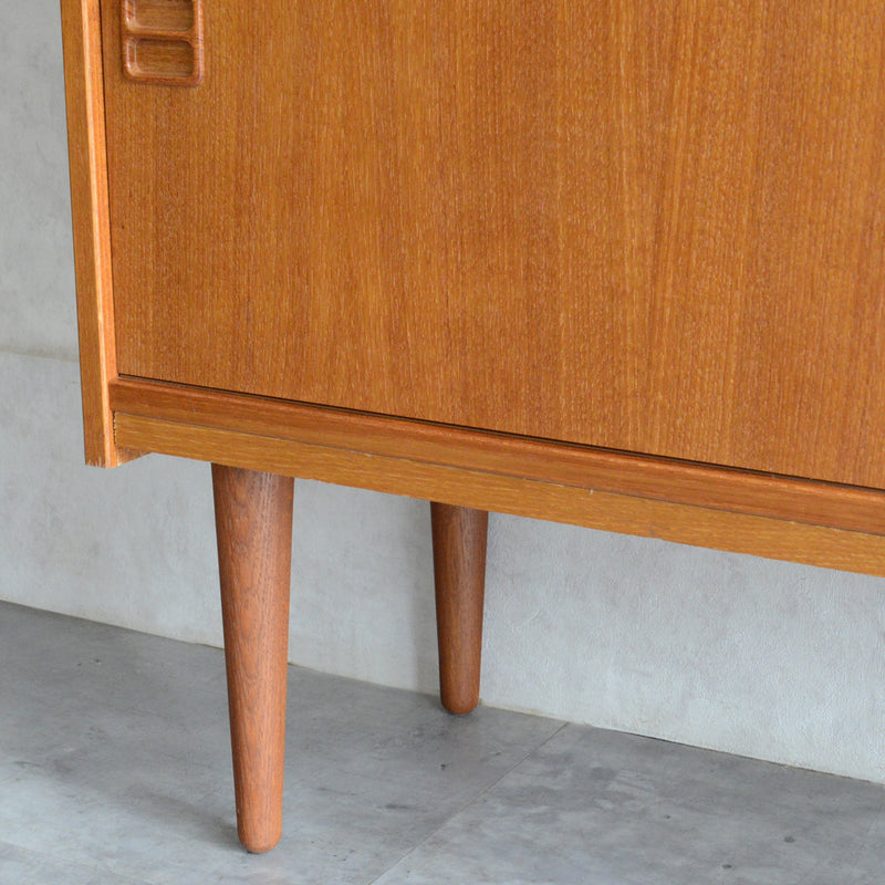 デンマーク ヴィンテージ チーク シェルフ (扉付）8-29