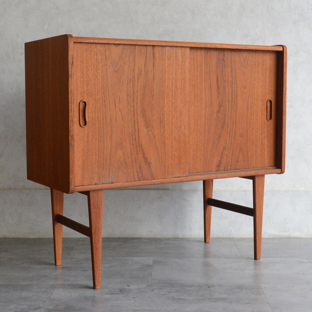 デンマーク ヴィンテージ  チーク キャビネット 5-178