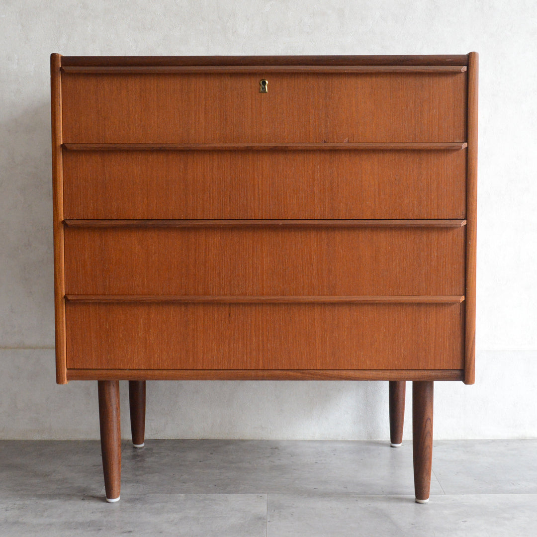 デンマーク ヴィンテージ  チーク４段チェスト 8-45