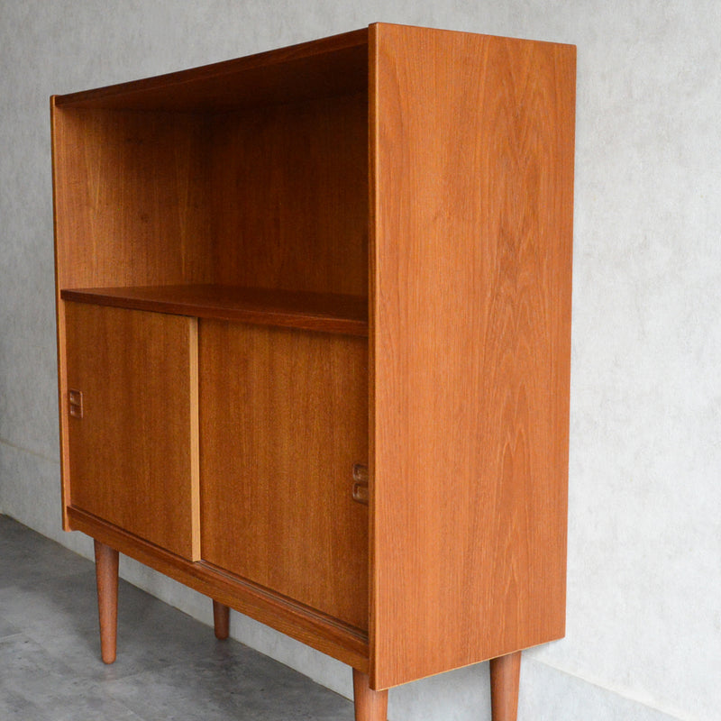 デンマーク ヴィンテージ チーク シェルフ (扉付）8-29