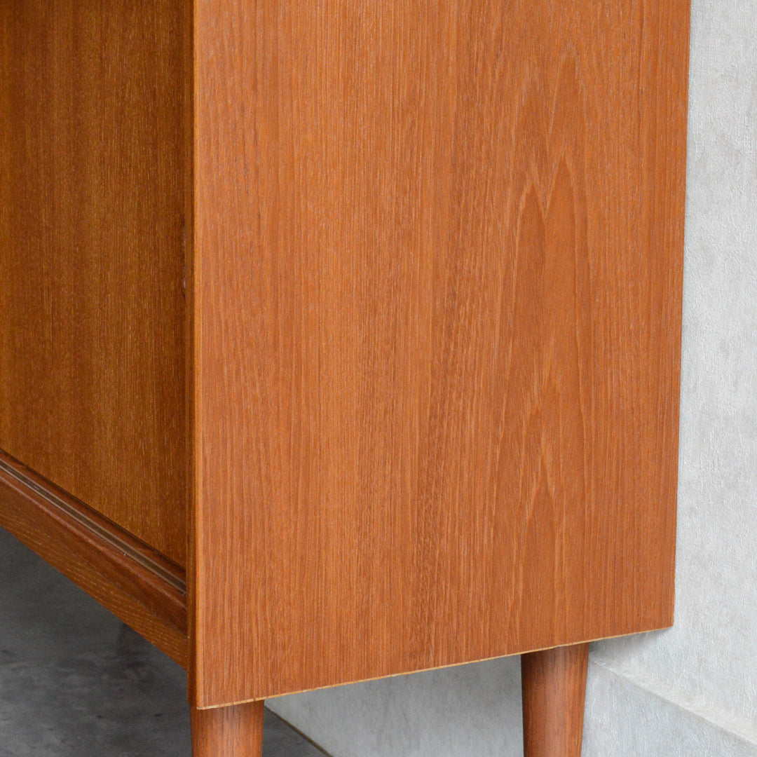 デンマーク ヴィンテージ チーク シェルフ (扉付）8-29