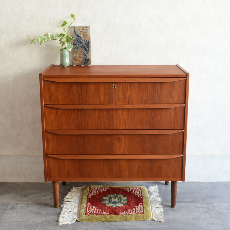 デンマーク ヴィンテージ  チーク ４段チェスト 5-41 (ウッドオイル仕上）