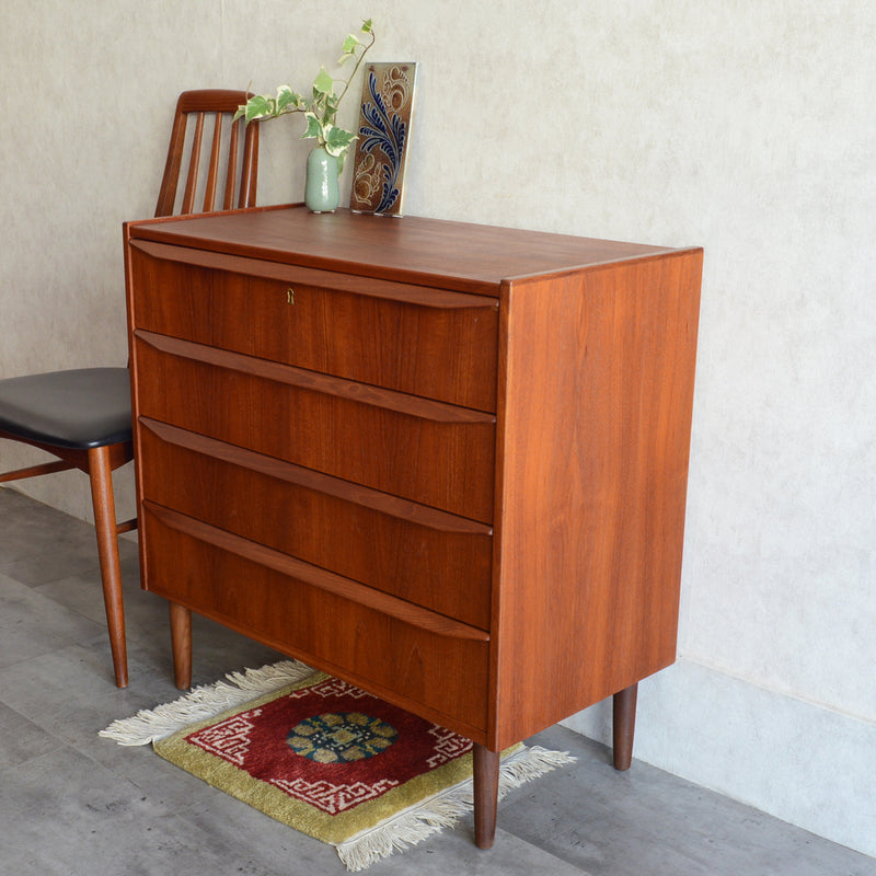 デンマーク ヴィンテージ  チーク ４段チェスト 5-41 (ウッドオイル仕上）