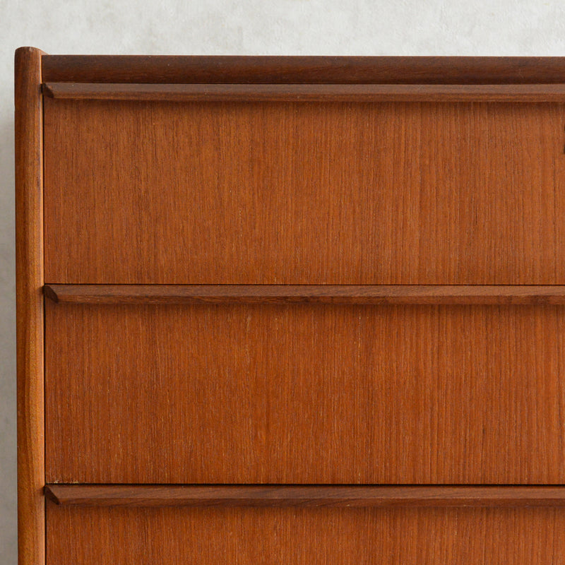 デンマーク ヴィンテージ  チーク４段チェスト 8-45