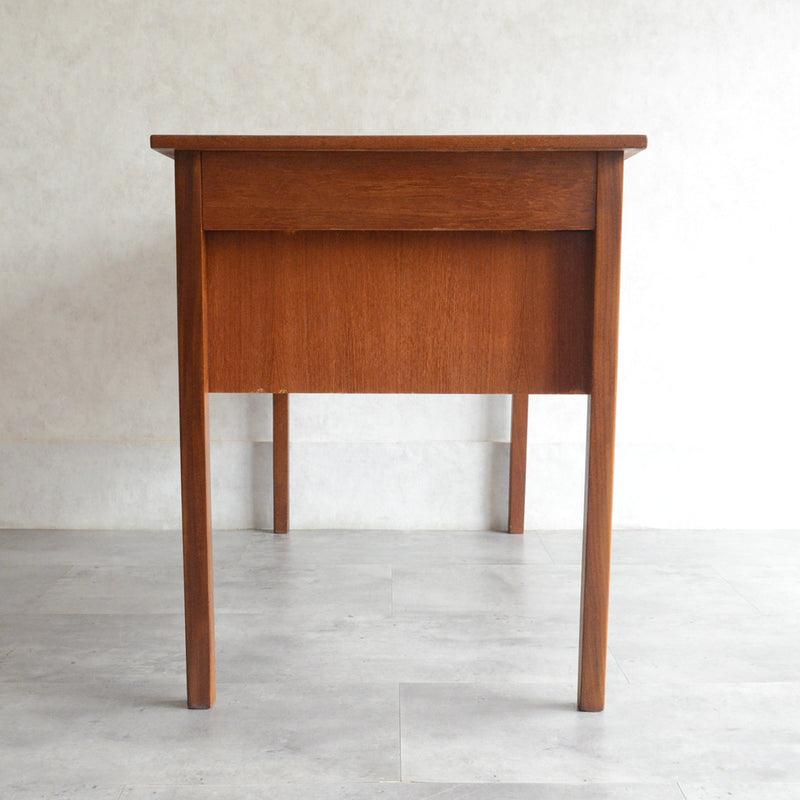 デンマークヴィンテージ チークデスク 8-58