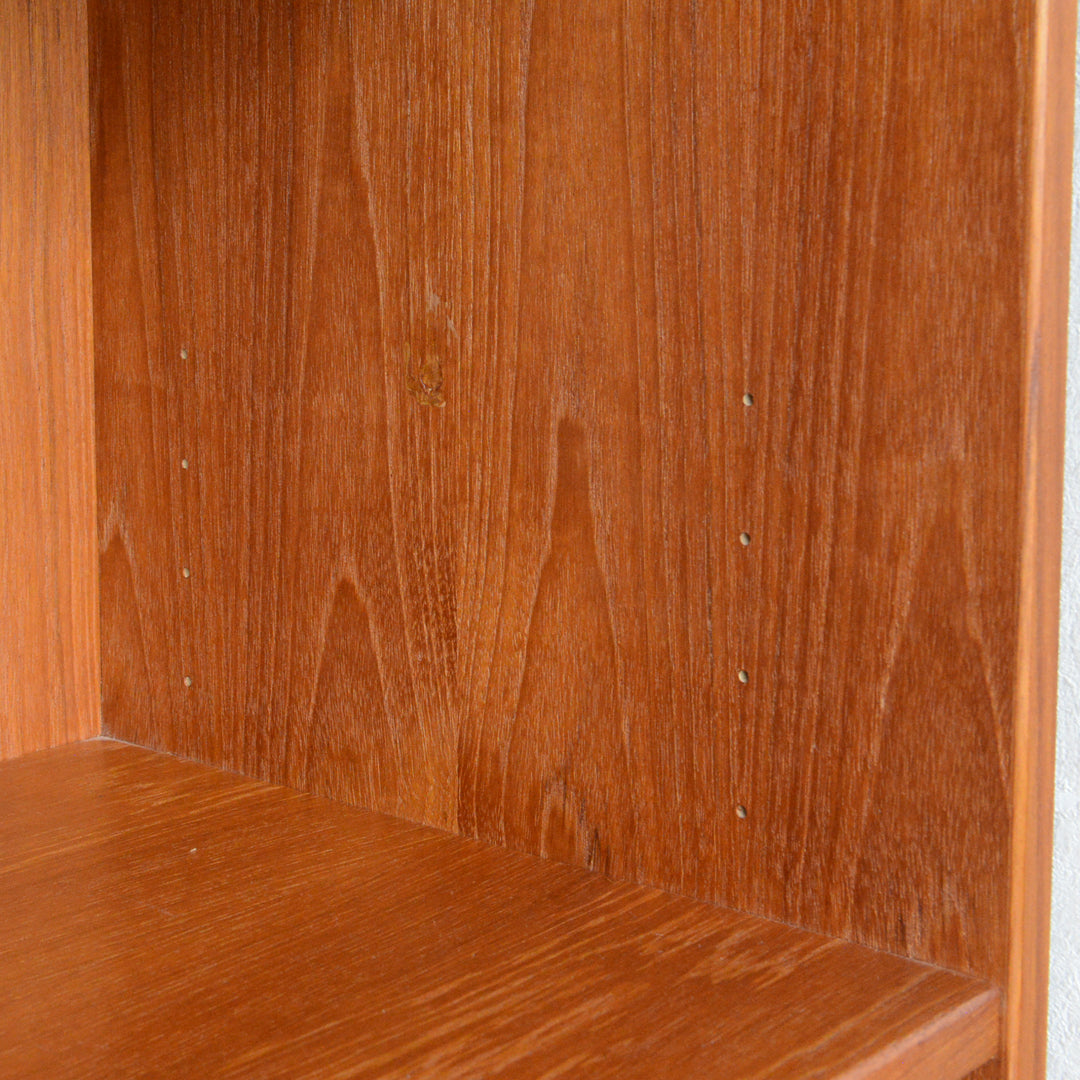 デンマーク ヴィンテージ チーク シェルフ (扉付）8-29