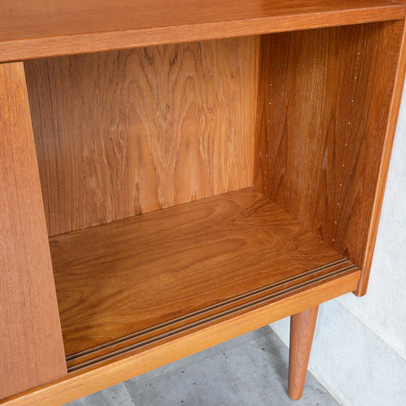 デンマーク ヴィンテージ チーク シェルフ (扉付）8-29