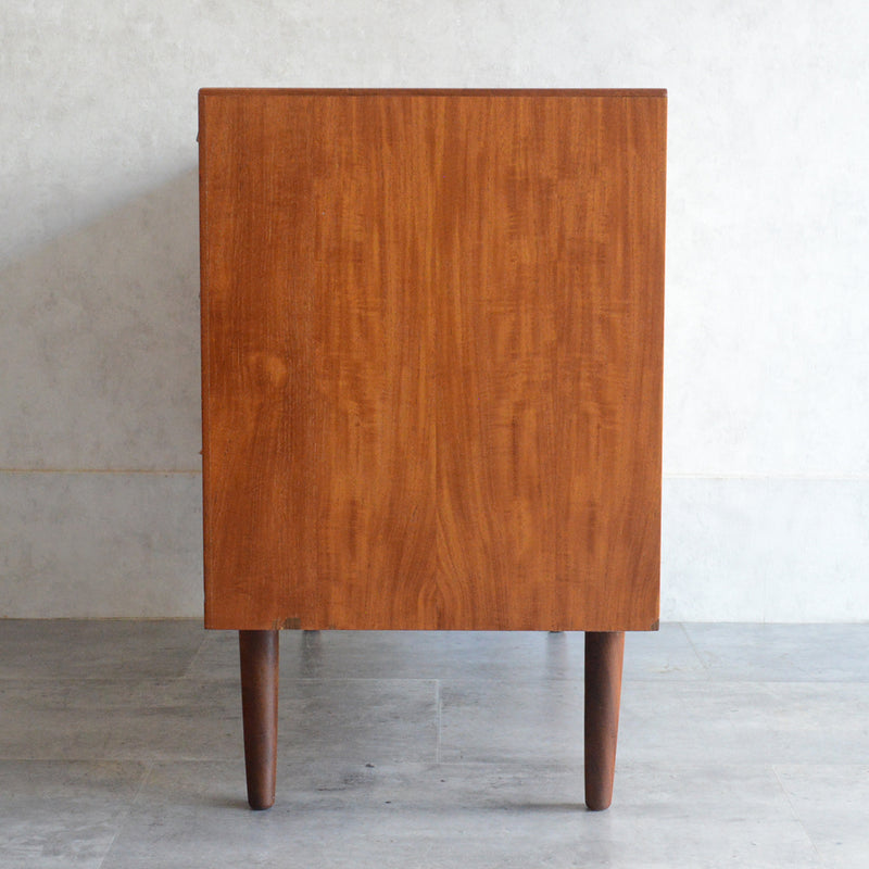 デンマーク ヴィンテージ  チーク３段チェスト 鍵付　6-17