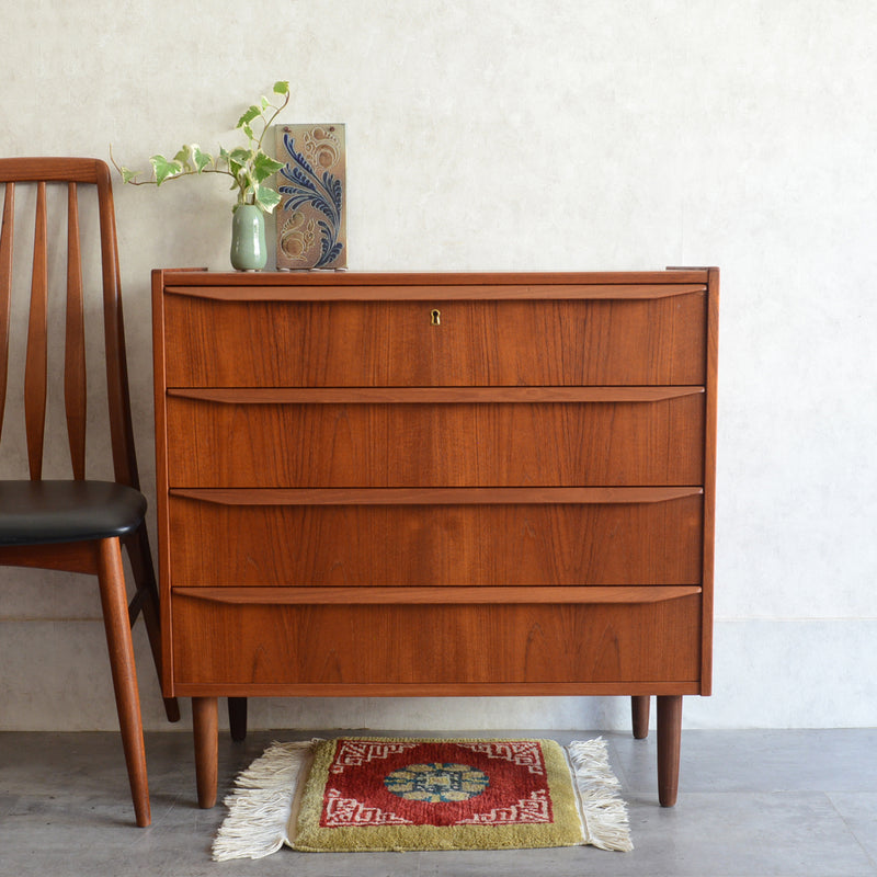 デンマーク ヴィンテージ  チーク ４段チェスト 5-41 (ウッドオイル仕上）