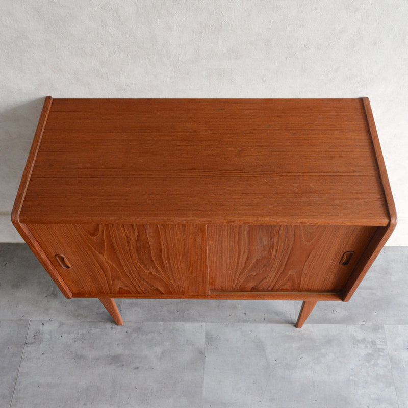 デンマーク ヴィンテージ  チーク キャビネット 5-178