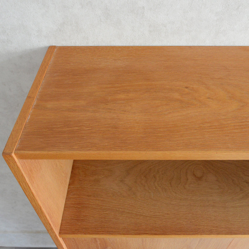 デンマーク ヴィンテージ　オーク シェルフ（木扉付）5-69