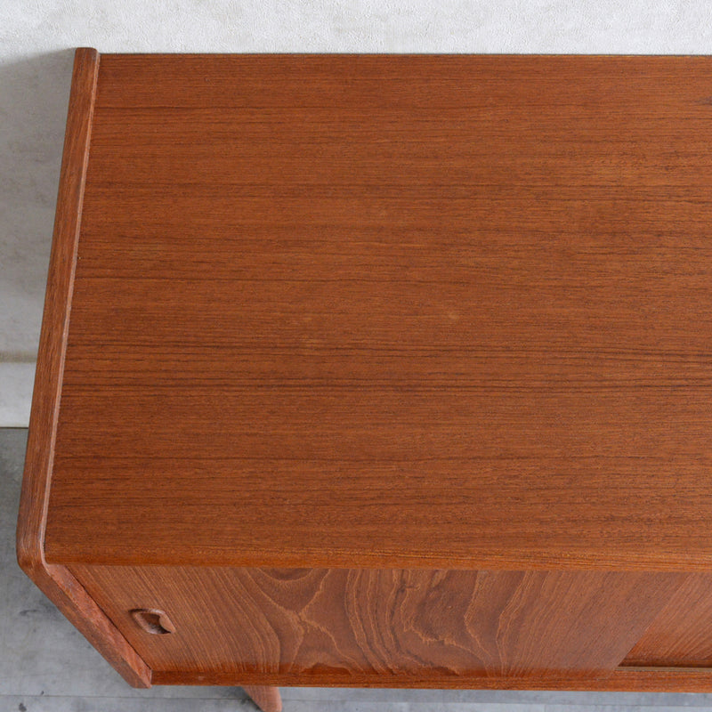 デンマーク ヴィンテージ  チーク キャビネット 5-178