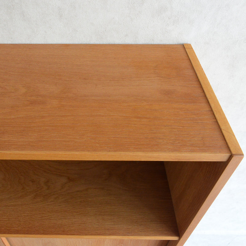 デンマーク ヴィンテージ　オーク シェルフ（木扉付）5-69