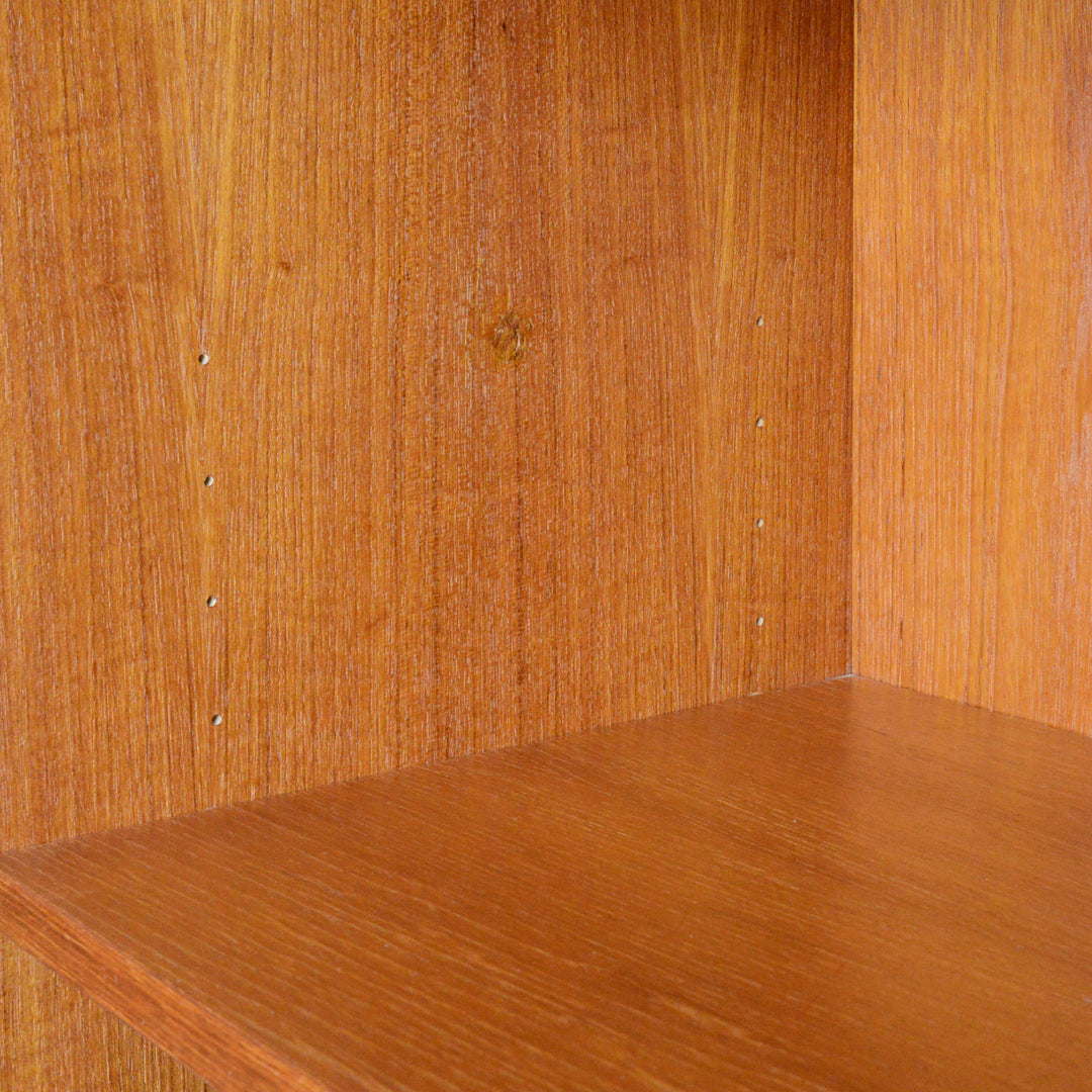 デンマーク ヴィンテージ チーク シェルフ (扉付）8-29