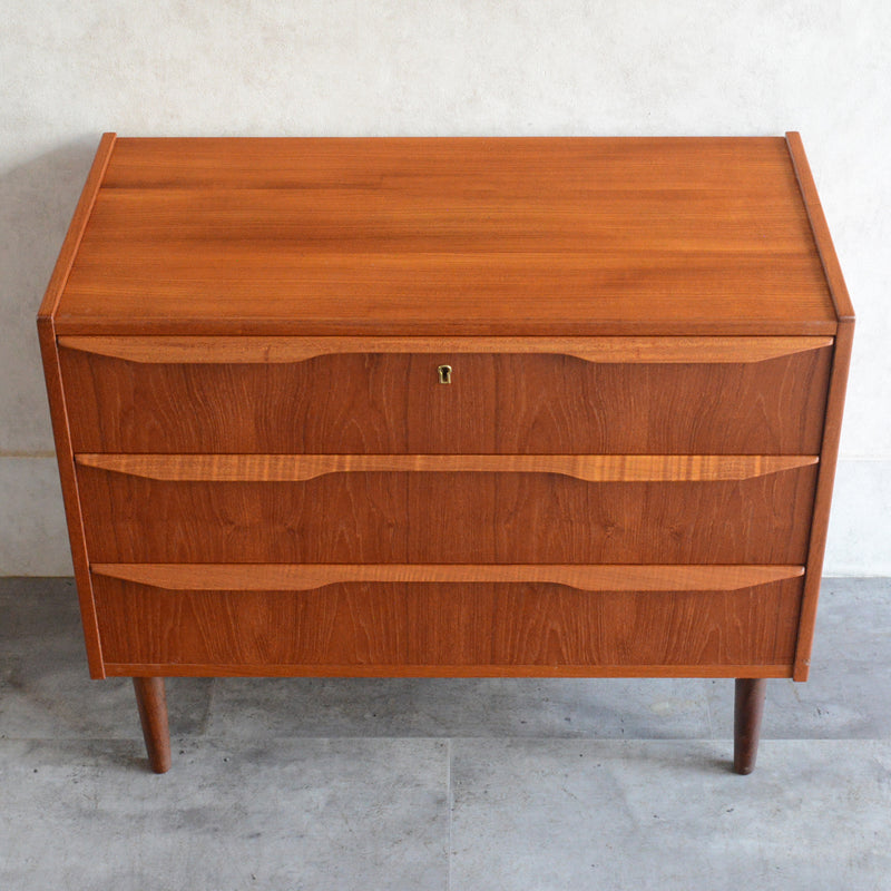 デンマーク ヴィンテージ  チーク３段チェスト 鍵付　6-17