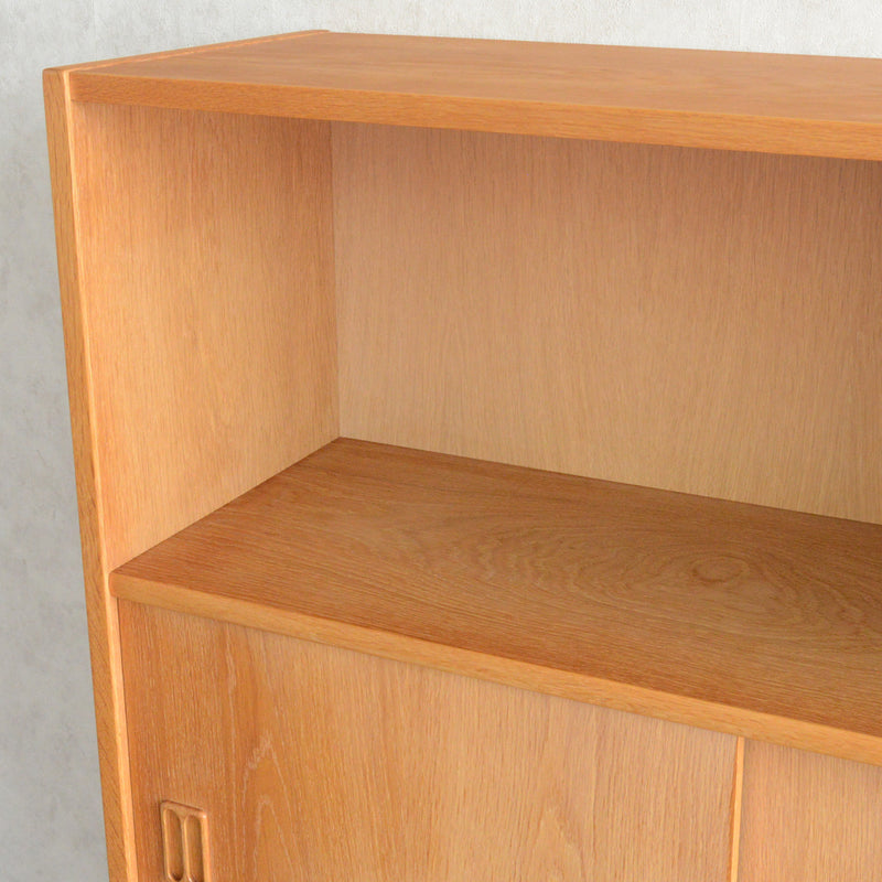 デンマーク ヴィンテージ　オーク シェルフ（木扉付）5-69