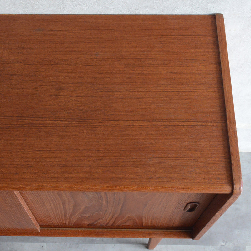 デンマーク ヴィンテージ  チーク キャビネット 5-178