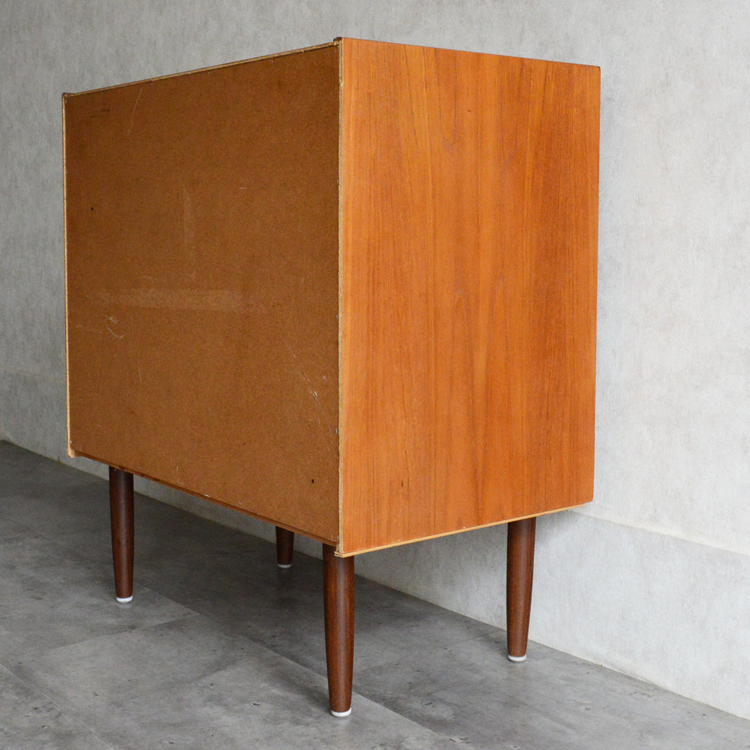 デンマーク ヴィンテージ  チーク４段チェスト 8-45