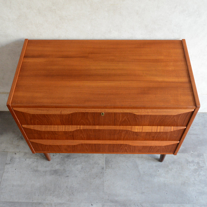 デンマーク ヴィンテージ  チーク３段チェスト 鍵付　6-17