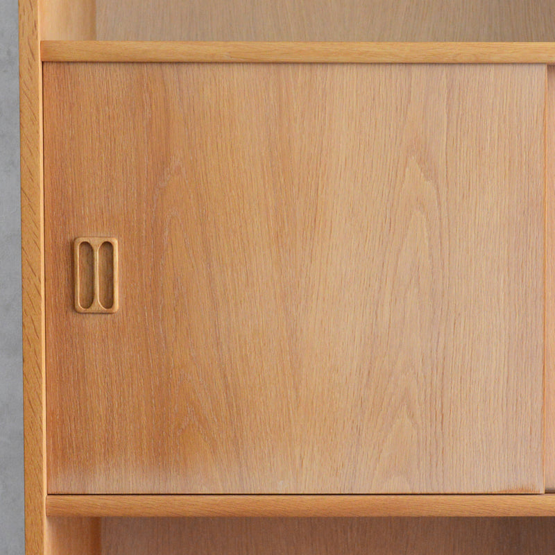 デンマーク ヴィンテージ　オーク シェルフ（木扉付）5-69