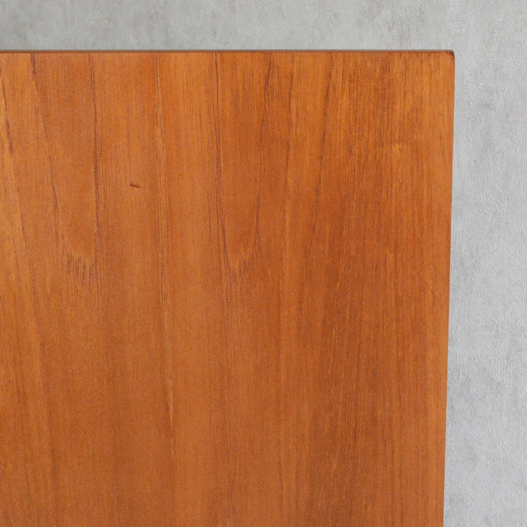 デンマーク ヴィンテージ  チーク４段チェスト 8-45