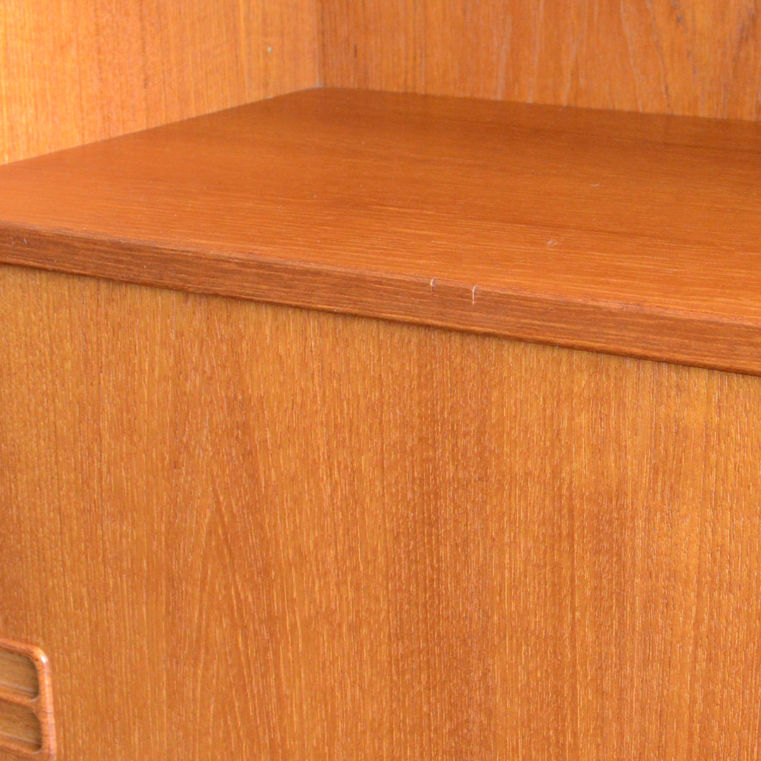 デンマーク ヴィンテージ チーク シェルフ (扉付）8-29