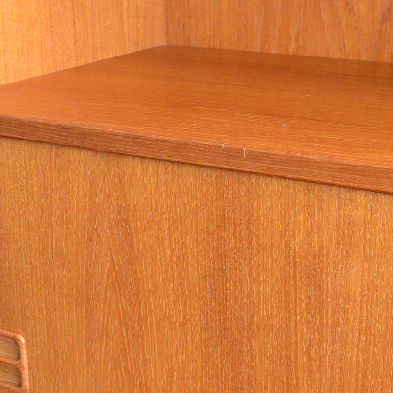 デンマーク ヴィンテージ チーク シェルフ (扉付）8-29