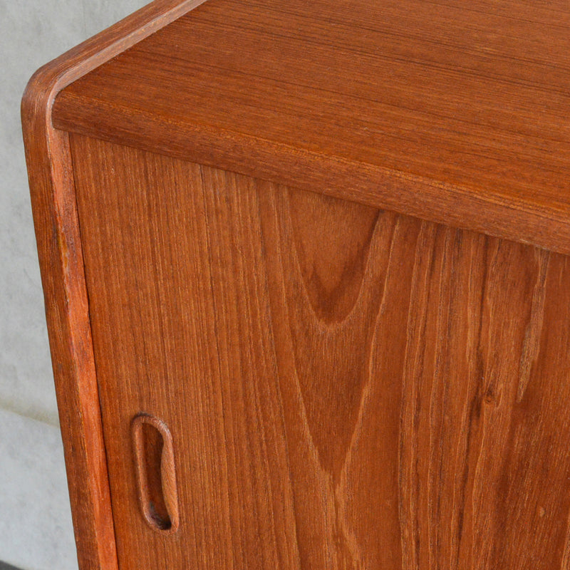 デンマーク ヴィンテージ  チーク キャビネット 5-178