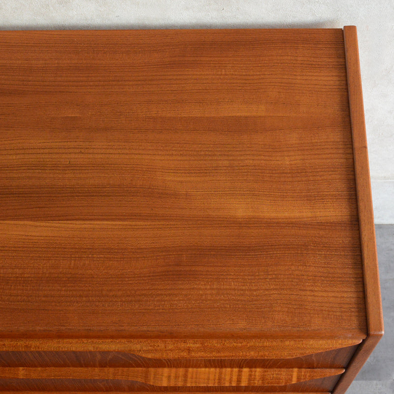 デンマーク ヴィンテージ  チーク３段チェスト 鍵付　6-17