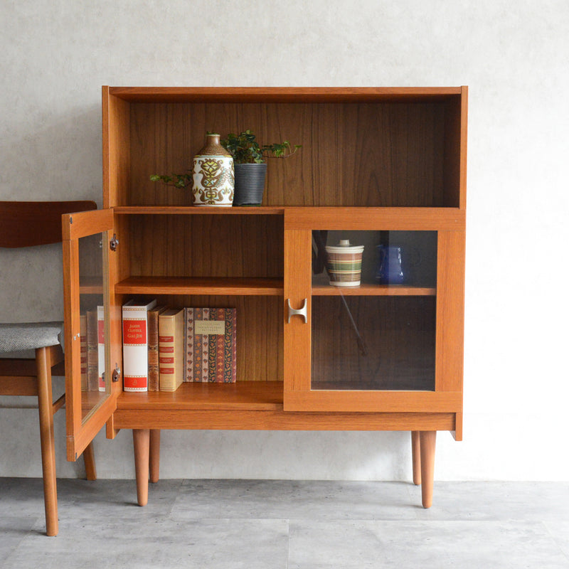 デンマーク ヴィンテージ　チーク ガラスキャビネット8-46