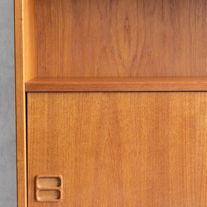 デンマーク ヴィンテージ チーク シェルフ (扉付）8-29