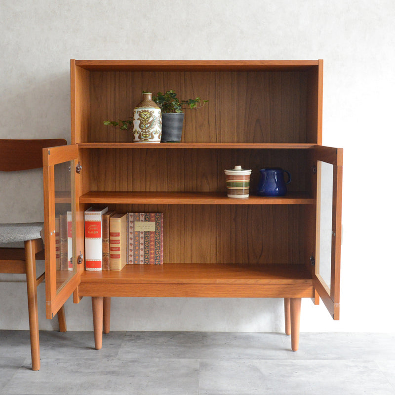 デンマーク ヴィンテージ　チーク ガラスキャビネット8-46